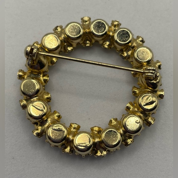 Vintage Light Green and Clear Faceted Crystal Rhinestone Wreath Brooch Pin - Picture 3 of 6